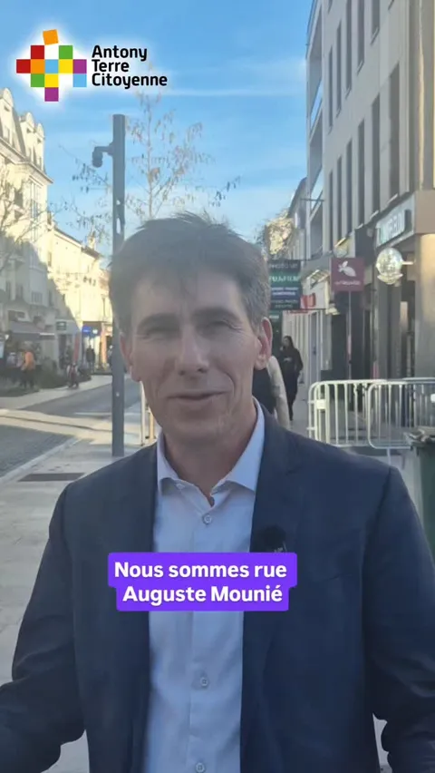 Image de la vidéo « La rue Mounié », avec un bouton de lecture ; la vidéo s’ouvre sur Facebook.
