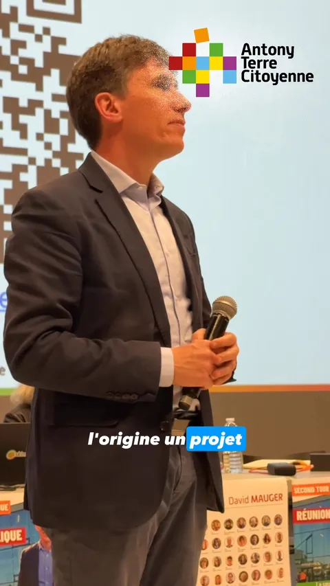 Image de la vidéo « Ma Ptite Echoppe », avec un bouton de lecture ; la vidéo s’ouvre sur Facebook.
