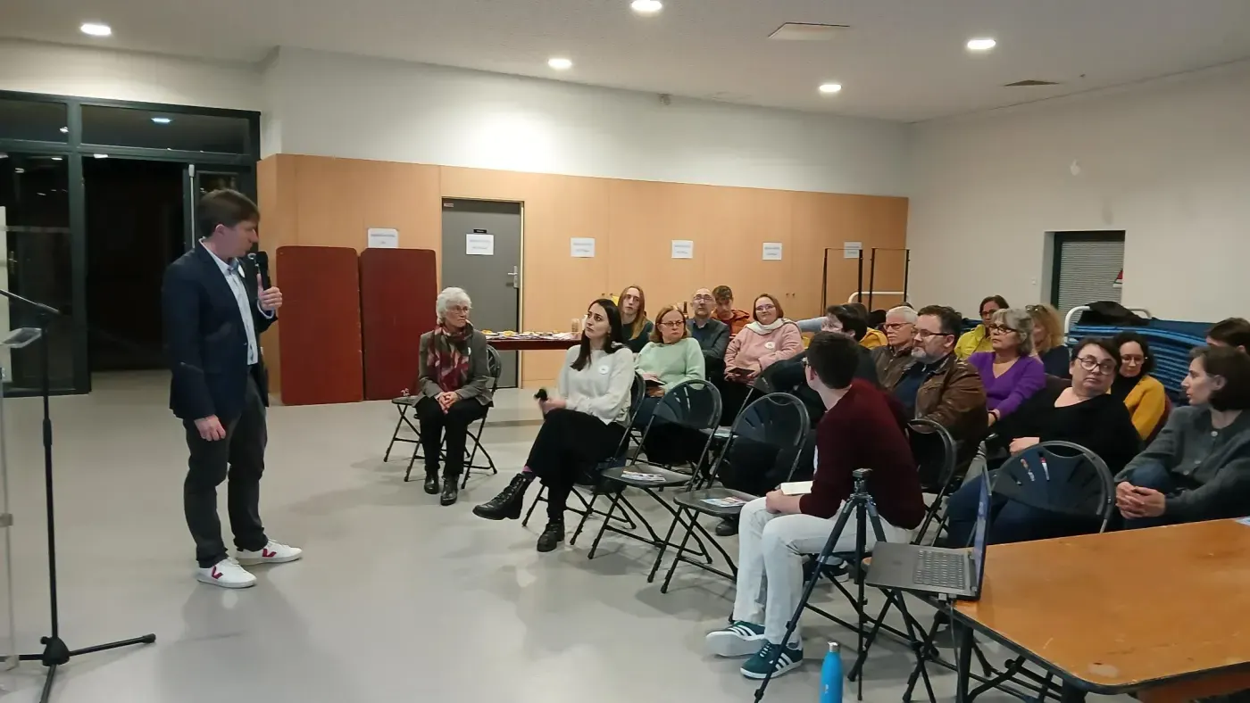 Réunion publique à l'école La Fontaine, le 23 janvier 2026